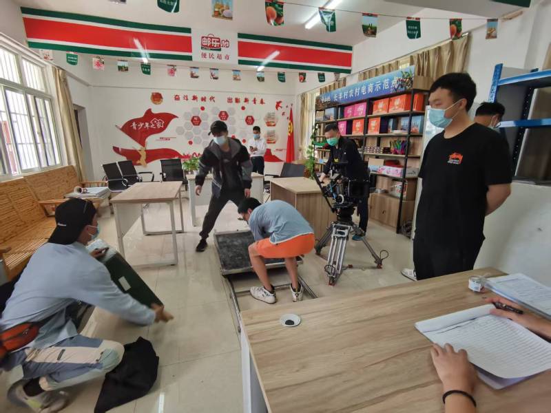 聂荣县广告片拍摄公司：极简主义践行者，少即是多的视觉哲学